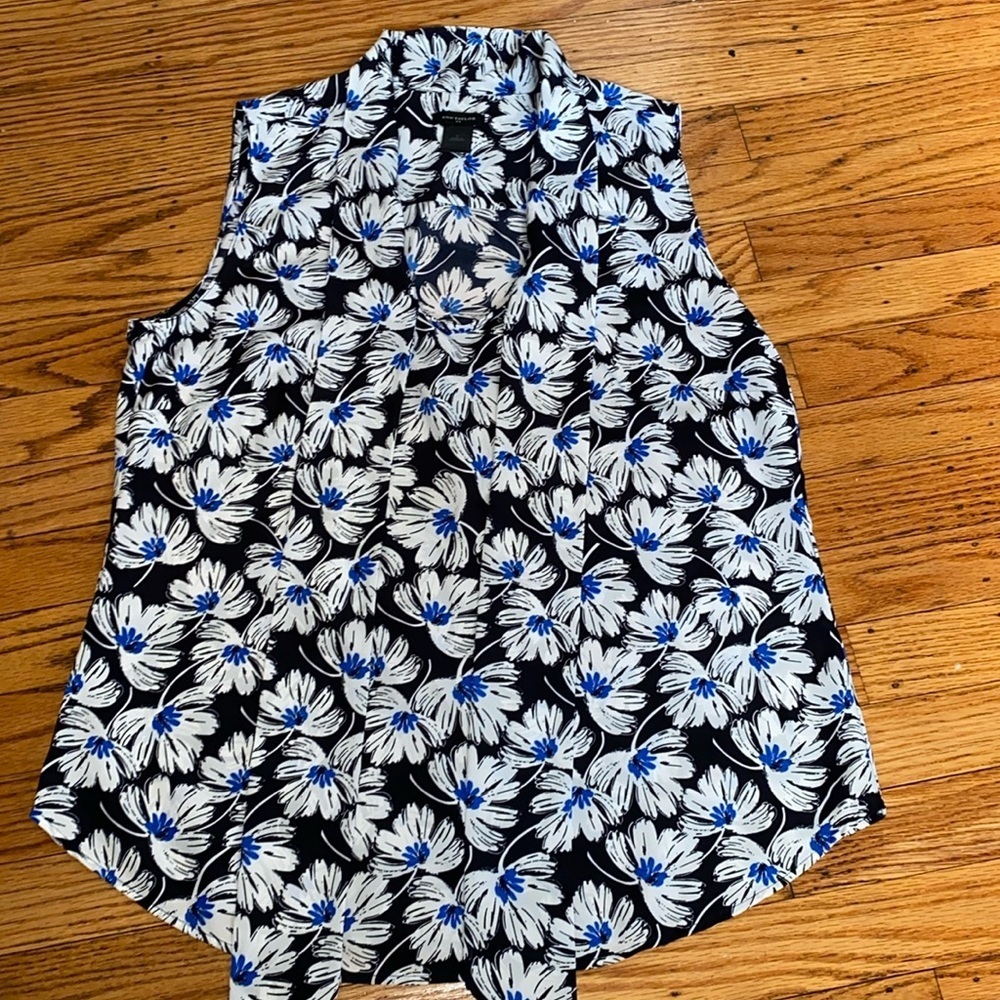 Ann Taylor size small tie tank